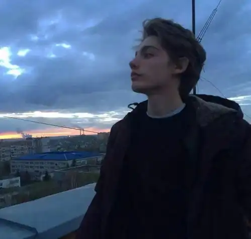 ins头像好像每天的快乐都有个限额