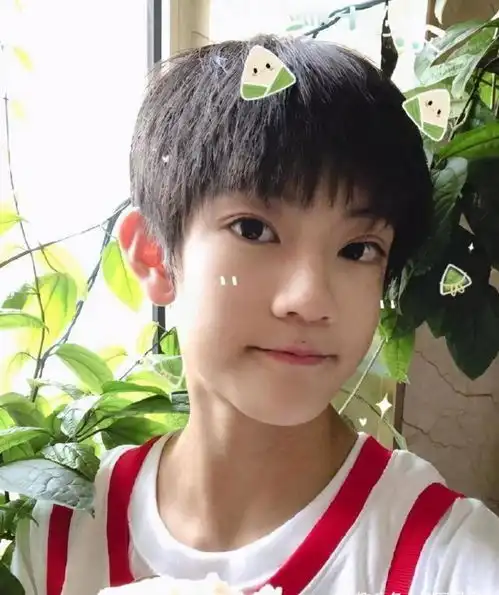 又一位16岁练习生丑闻曝光与多位女生网恋,被公司开除前途尽毁