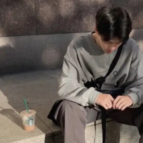 最新男头像念念不忘必有回响这是电影里的桥段.