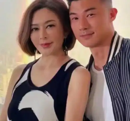 关之琳的新男友是个模特,她好像对男模特情有独钟