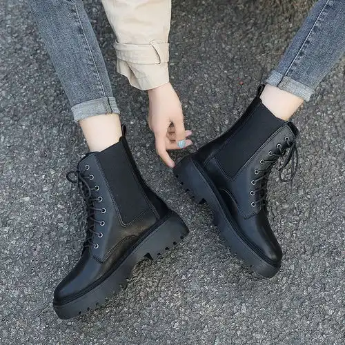 秋冬马丁靴女英伦风2020新款系带厚底粗跟帅气女短靴黑色机车靴女
