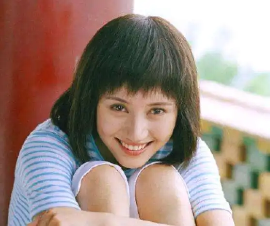 她22岁成影后,嫁18岁就当影帝的丈夫,如今结婚10年幸福美满