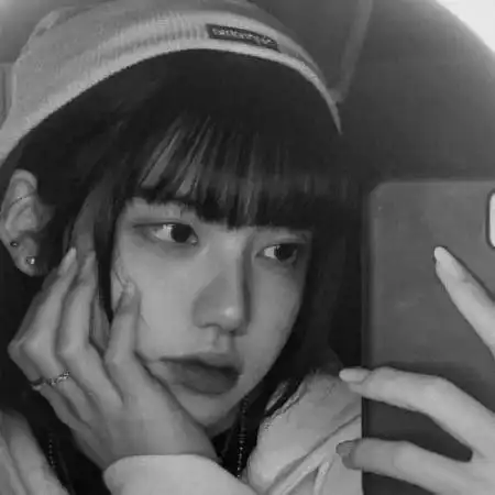 qq头像黑白女生时尚好看的,我的青春有你