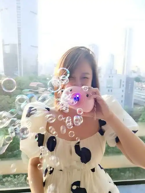 陈乔恩晒美照,穿泡泡袖连衣裙,少女范满满的打扮似回20岁