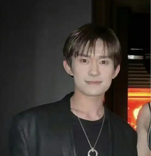 一张合照,谷爱凌和杨颖两种处理方式,让我看清了娱乐圈的人情世故