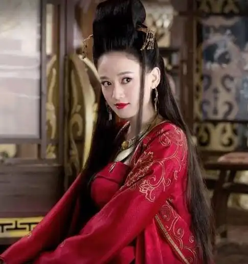 盘点比女主还美的女二,陈乔恩不算啥,唐嫣被她碾压的毫无招架