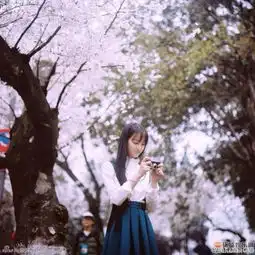 武大女神生活美照爆红网络长发飘逸美肌秒杀众女星