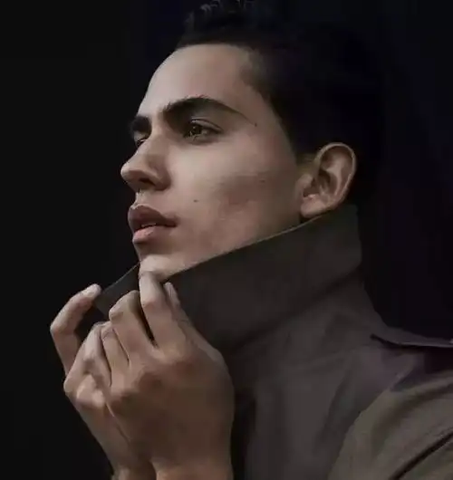 他是一名智利男模,承载着全村人的希望