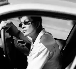 车主们注意高速路上的这个女子遭曝光,太可恶了