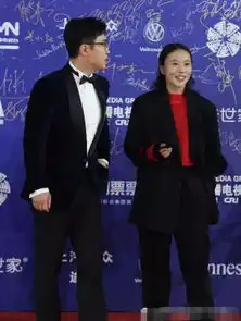 22岁窦靖童现身活动,长发配西装女人味十足,神态像年轻的王菲