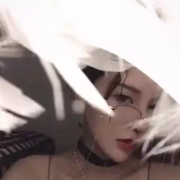 女生头像丨不要用你的放纵,来触碰我的底线