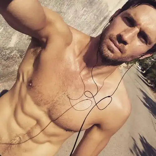 顶级男模andrewcooper,标准的好莱坞男神脸