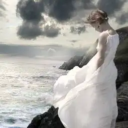 求主色喂黑色的qq头像,,忧郁点的,,适合女生的