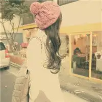 和这个差不多的情侣女的头像