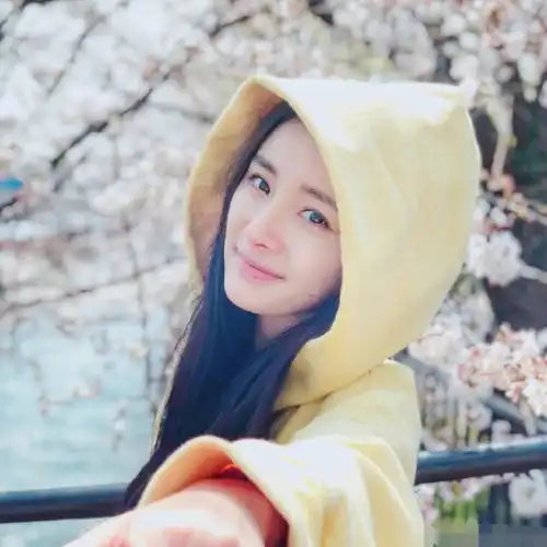 贵圈真复杂多年老同学晒照为杨幂庆生,他竟还与王鸥有这层关系