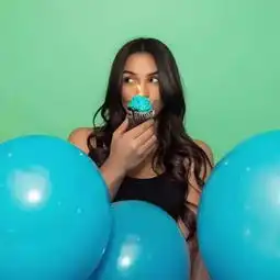 腿围66厘米像春丽一样粗20岁女孩网络爆红