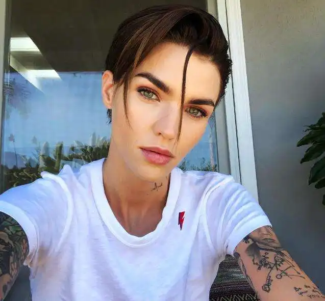 蝙蝠侠确认在鲁比洛斯离开后推新主角,华纳倾向于少数群体