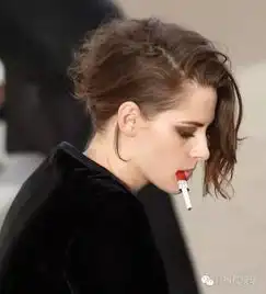 暮光女最终还是弯了,感觉就像宋仲基爱上了李光洙