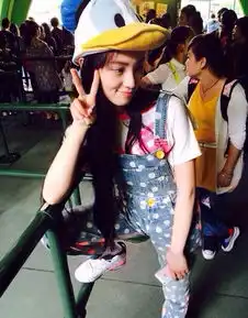 武大女神曝樱花写真代言游戏与男友亲密照泄露