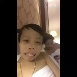 帅哥才能泡妞他身价过亿龅牙泡美女