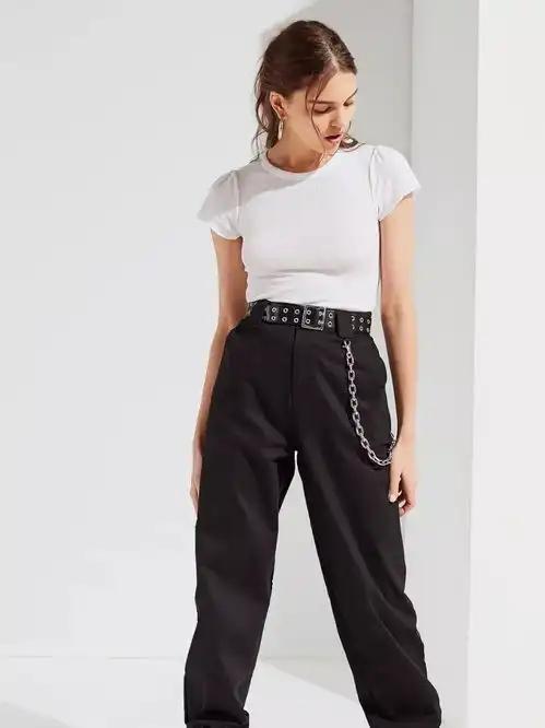 教你巧妙拉伸腰线工装裤扎宽松t,痞帅的风格让人欲罢不能