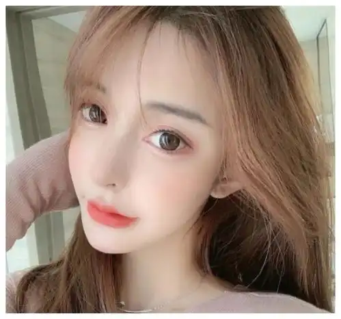 vip崩溃女生头像,00后的最爱,隔壁班花看到偷偷模仿