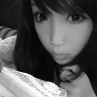 qq头像女生黑白伤感努力平息下那份烦躁