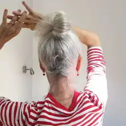 满头白发54岁才出道,她却活出我想要的样子