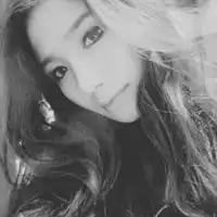 黑白女生伤感头像唯美女生黑白头像大全