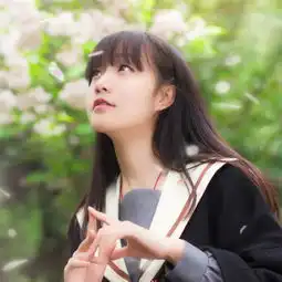 清新美女游戏主播懵笑清纯学生制服写真