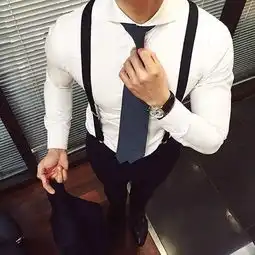 当肌肉配上西装,简直是一道荷尔蒙爆棚的性感大餐