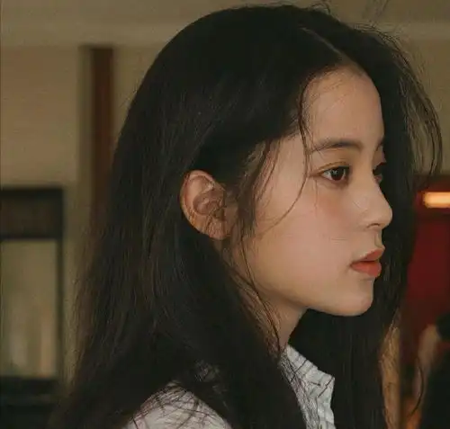 原来欧阳娜娜穿男星衣服事出有因细心的网友看了身材我才明白