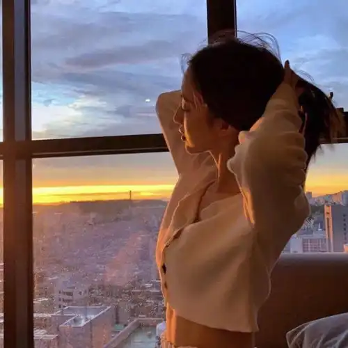 今日头像丨人生本来该是一场狂欢