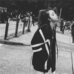 黑白头像女生带点伤感头像2018你有我说也说不完的坏脾气