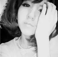 2012带伤感气质的qq黑白女生头像大全