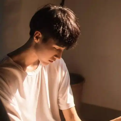 情侣头像山崩海啸没有你根本不想逃