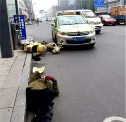 她下车一个随手动作,门外的人死了这个疏忽也许真的会杀人