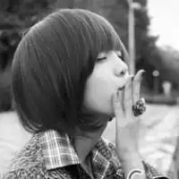 求我好看的qq头像女生黑白颜色的