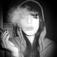 qq空间黑白女生头像看记忆把时间穿乱