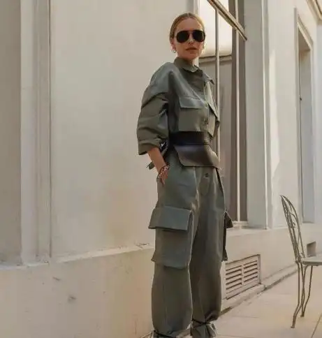 腿粗屁股大的女生,应该多穿这3种裤子,不仅遮肉显瘦还好看