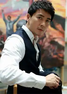 出道六年才受关注作品个个经典,今家庭事业双丰收
