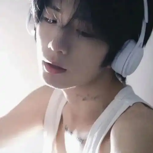 10张禁欲系帅哥男生头像