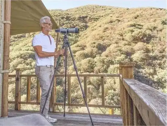 国外版60岁大爷的退休生活,飙车冲浪登山玩爆小鲜肉