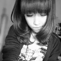 2014女生长发qq黑白头像紧握的十根手指慢慢松开