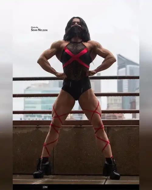 ins图集女子健形pro劳伦