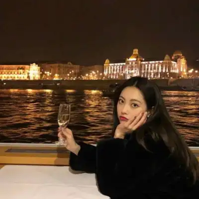 2020最火爆微信头像女最新款女生气质头像