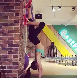 网红脸全屏攻占娱乐圈深扒一张网红脸的经济投入