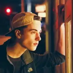 2018qq头像男生欧美范帅气高清图片从来不敢说自己很重要