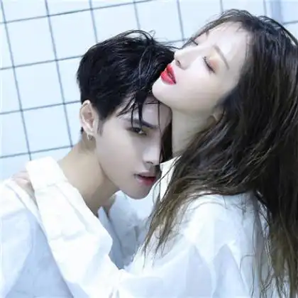 2020情侣头像个性,用尽仅有的青春来爱你