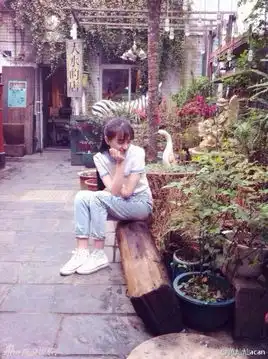 武大女神旅游美照长发飘逸清新自然